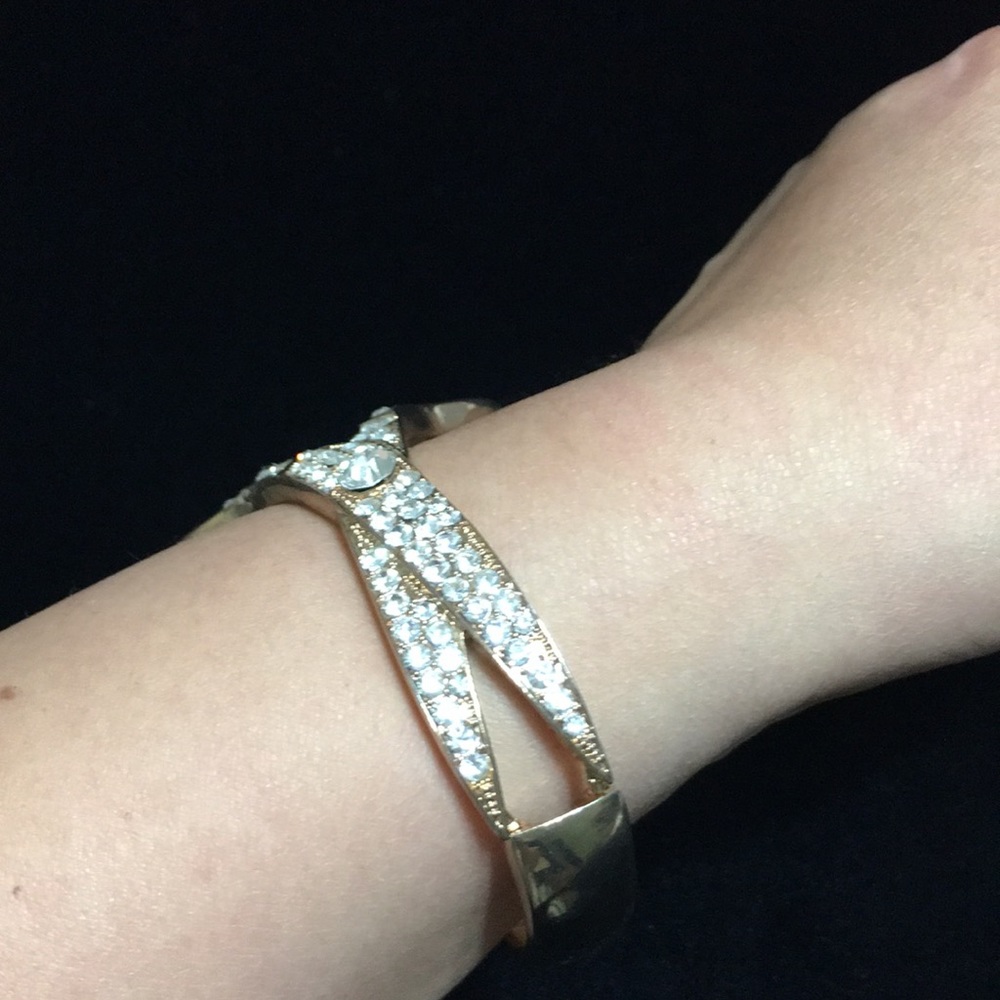 🖤Scissors💕design hinged bangle - Picture 3 of 15